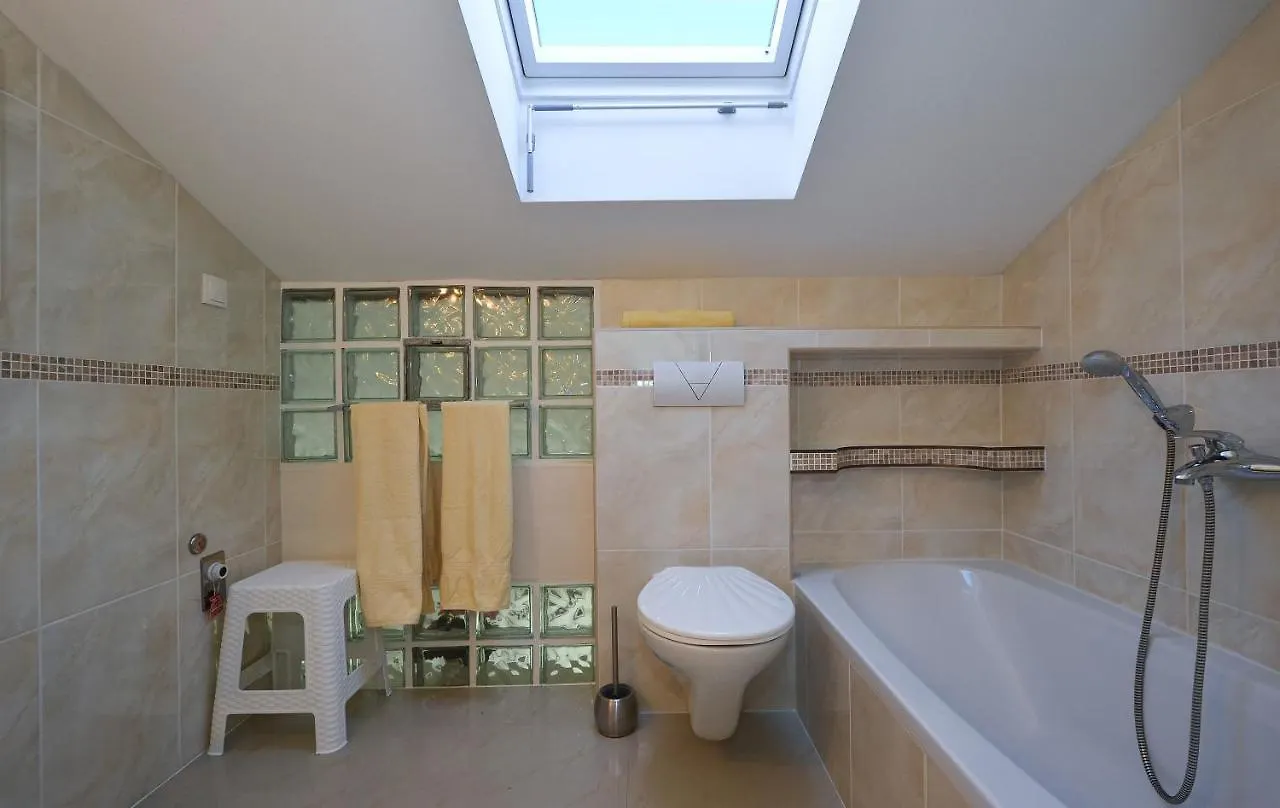 Villa Klaudia Trogir 0*,