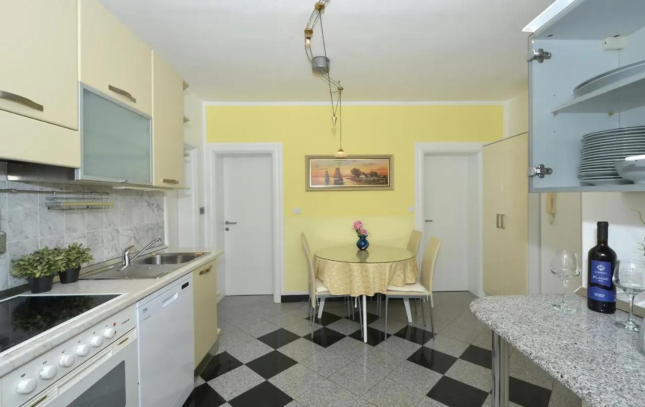 Apartment Villa Klaudia Trogir Kroatien