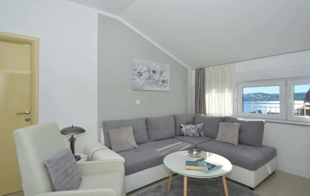 Villa Klaudia Trogir 0*,  Croatia