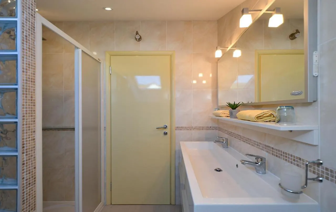 Villa Klaudia Trogir 0*,  Croatia