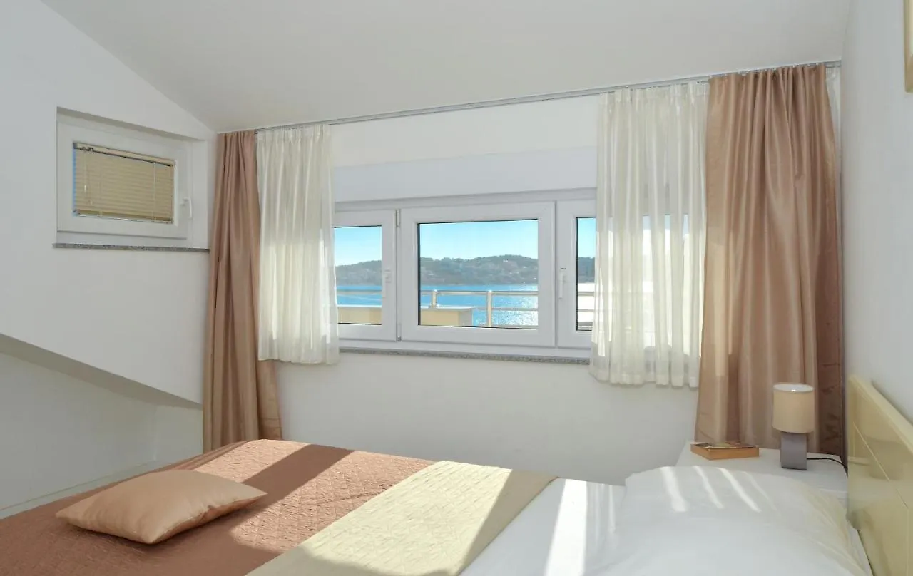 Villa Klaudia Trogir 0*,